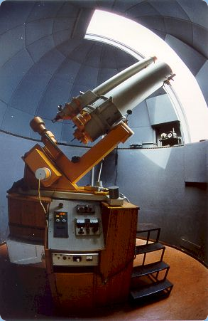 telescopi all'interno della cupola